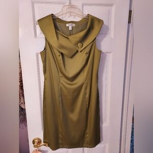 Ladies green sleeveless satin dress, size 10, Dressy & feminine